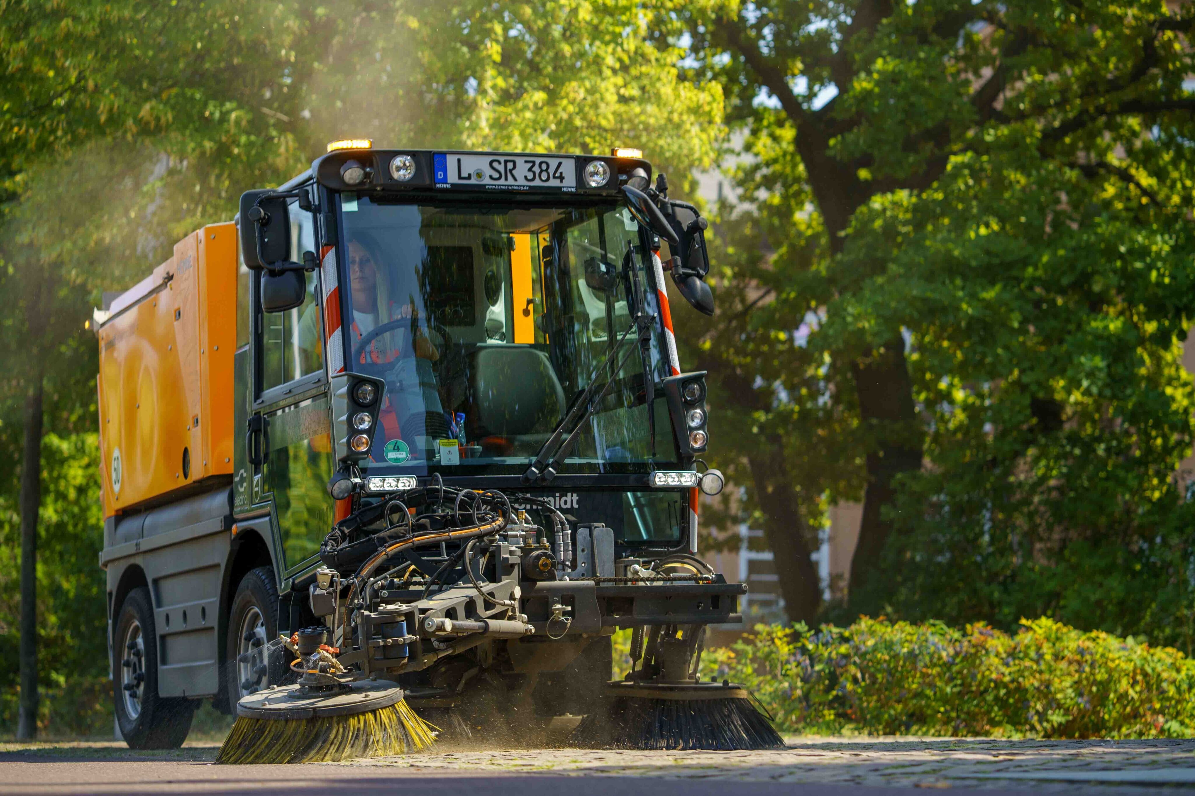 Kleinkehrmaschine der Stadtreinigung Leipzig