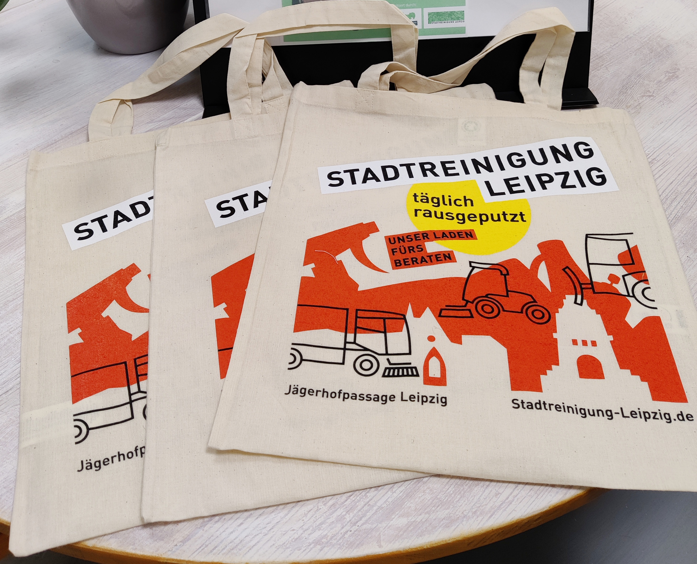 Stoffbeutel mit Logo vom "täglich rausgeputzt - Unser Laden fürs Beraten"